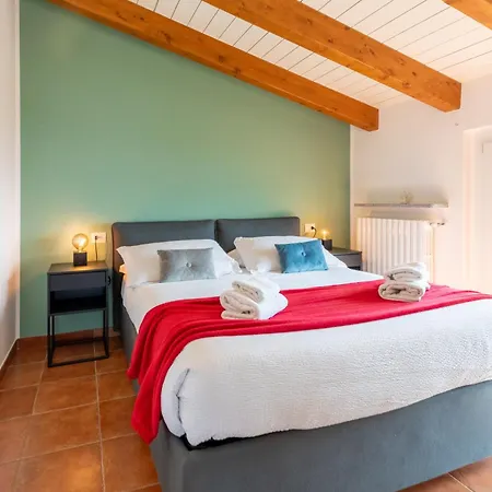 Apartament Skylake By Design *